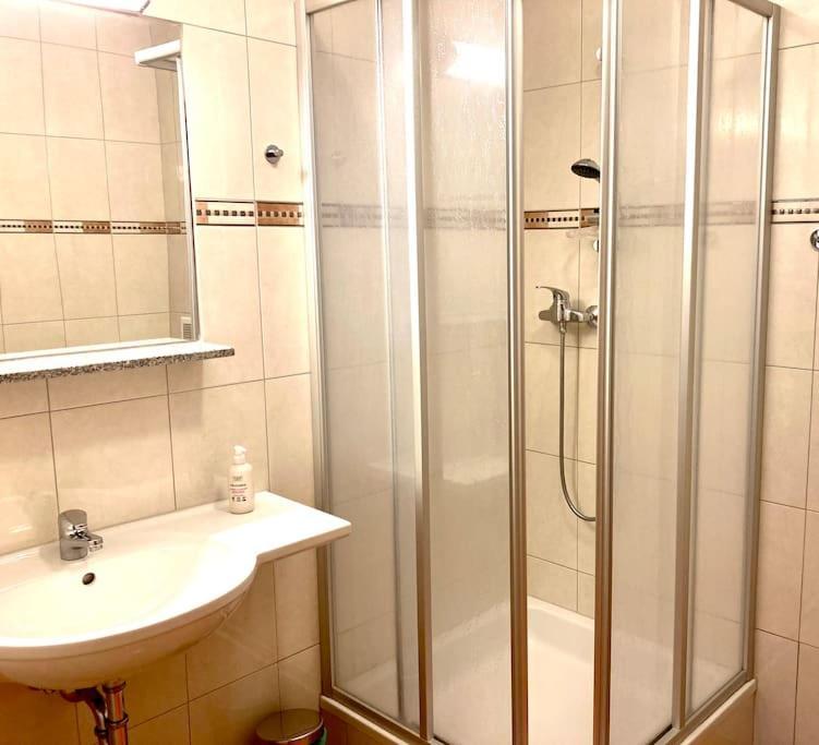Apartment Exklusives Mit 3 Schlafzimmern & 3 Baedern